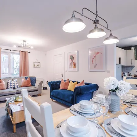 Beautiful Stoke Home Sleeps 10 By Purestay Short Lets Exterior photo