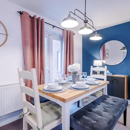 Beautiful Stoke Home Sleeps 10 By Purestay Short Lets Exterior photo