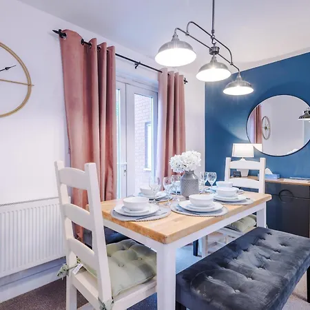 Beautiful Stoke Home Sleeps 10 By Purestay Short Lets Exterior photo