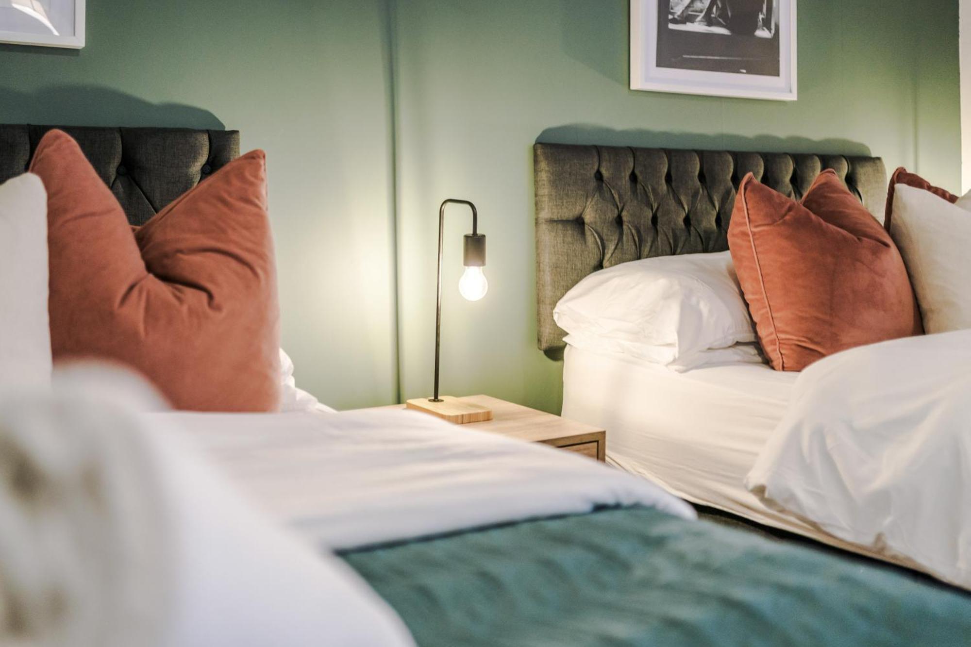 Beautiful Sleeps 10 By Purestay Short Lets Holiday home *