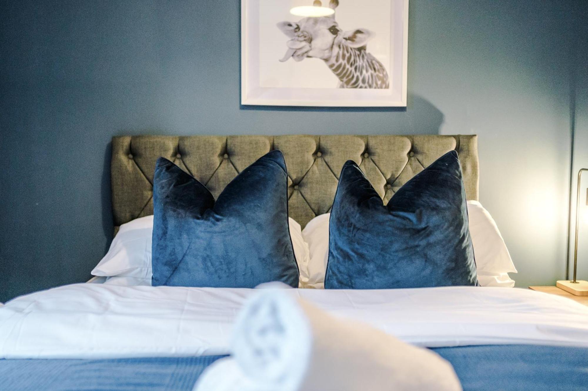 Beautiful Sleeps 10 By Purestay Short Lets Holiday home *