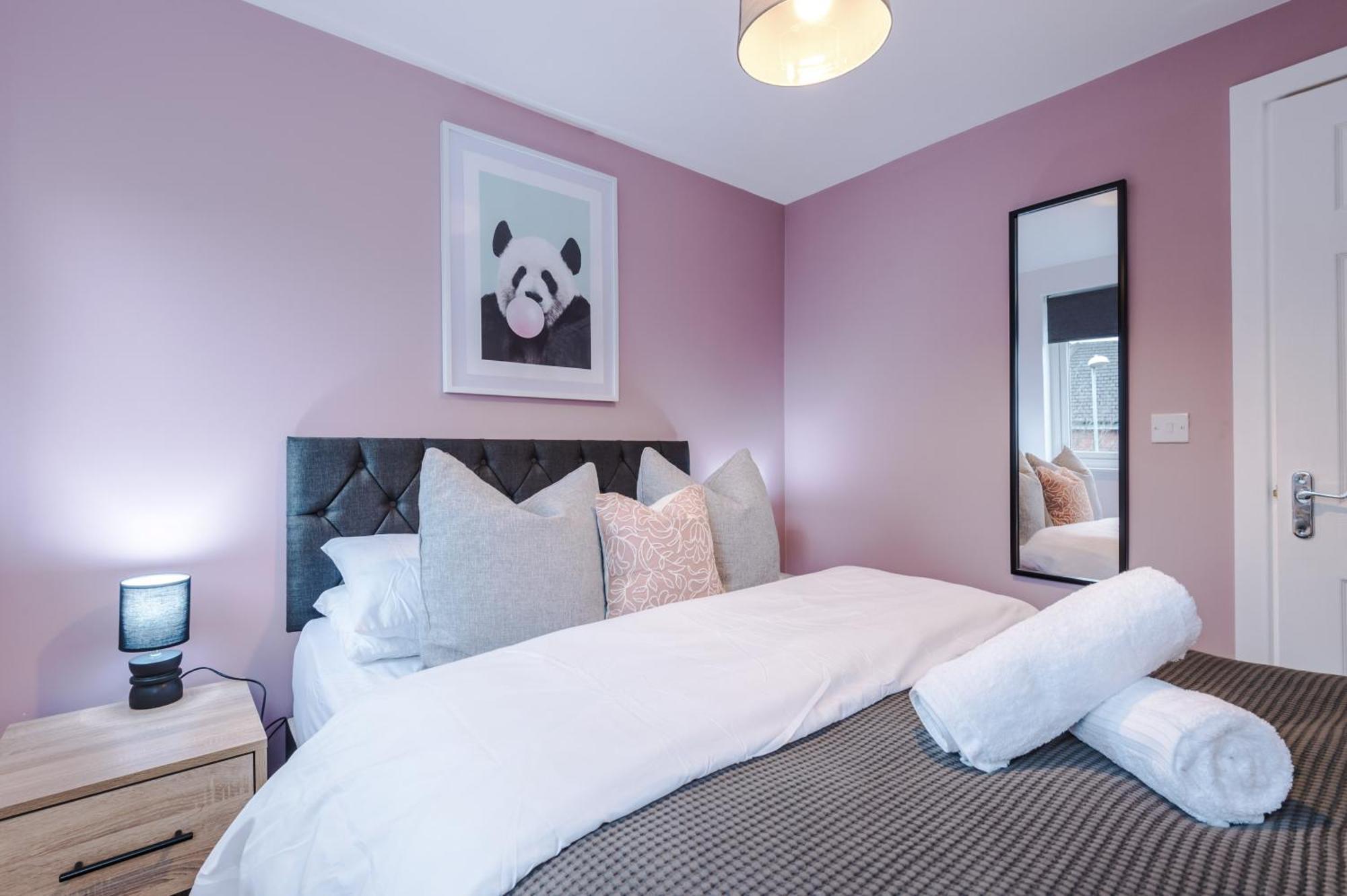 Beautiful Sleeps 10 By Purestay Short Lets Holiday home *