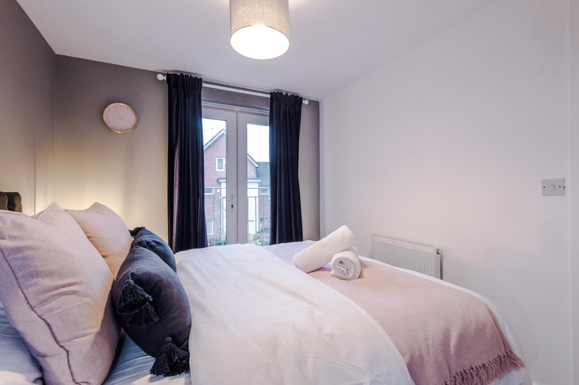 Beautiful Sleeps 10 By Purestay Short Lets * Stoke-on-Trent
