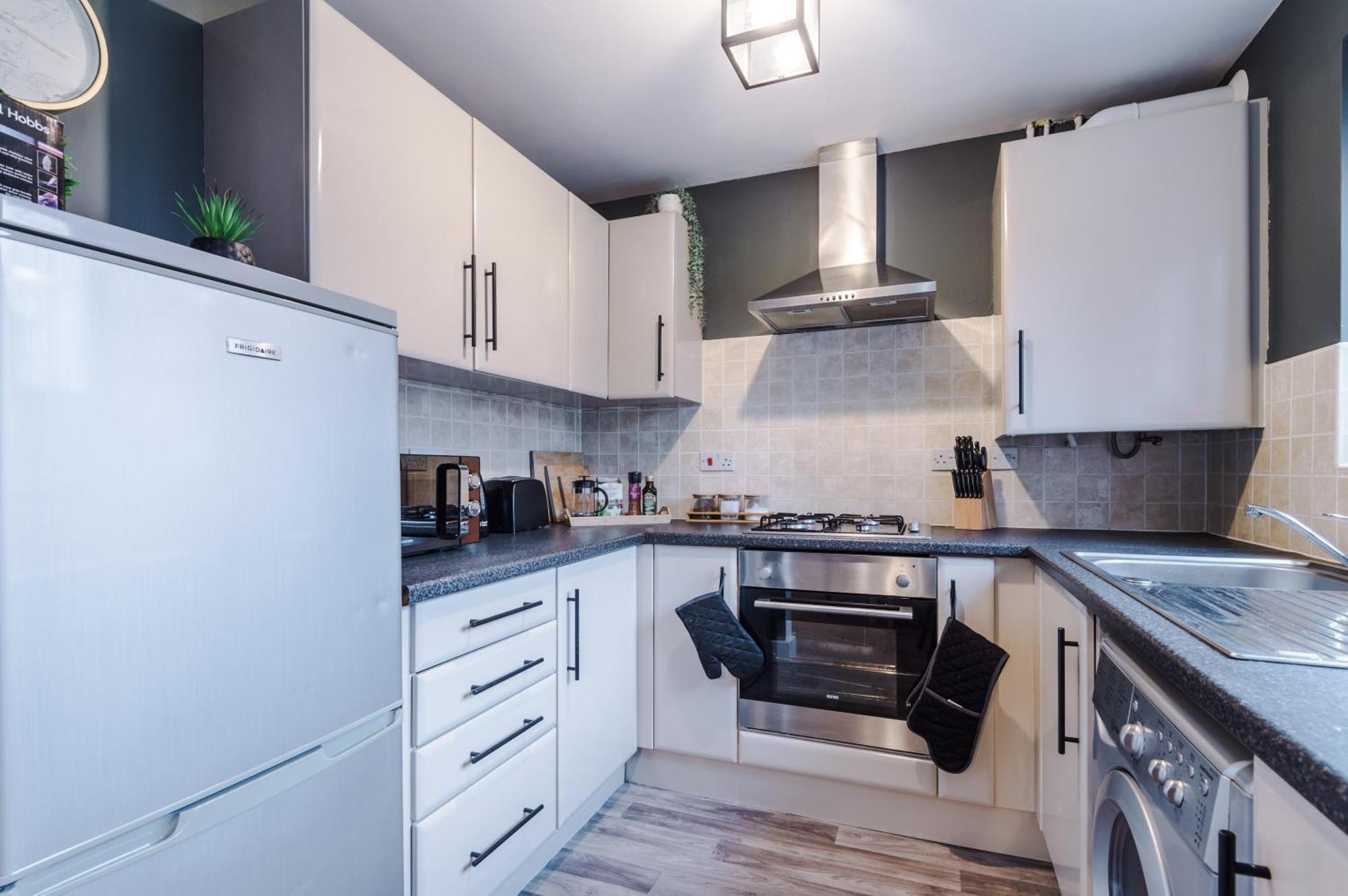 Beautiful Sleeps 10 By Purestay Short Lets * Stoke-on-Trent