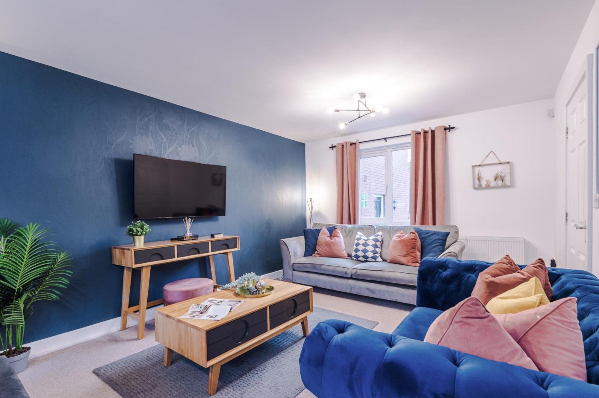 Beautiful Sleeps 10 By Purestay Short Lets Stoke-on-Trent